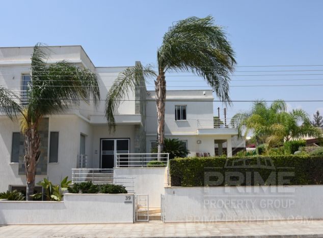 Willa na sprzedaż w Ekali