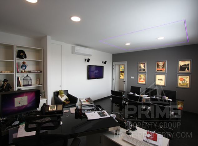 Biuro na sprzedaż w Kapsalos