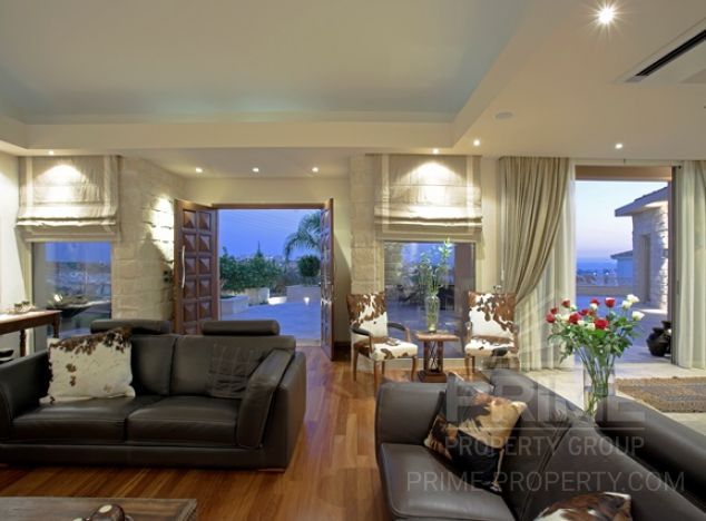 Willa na sprzedaż w Mesovounia