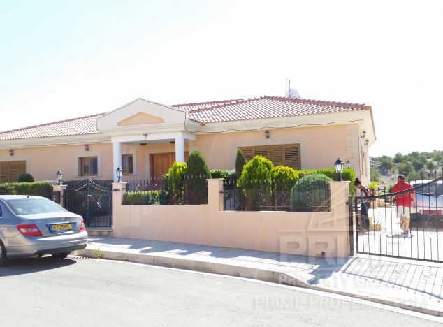 Dom typu Bungalow w rejonie Limassol (Palodia) na sprzedaż